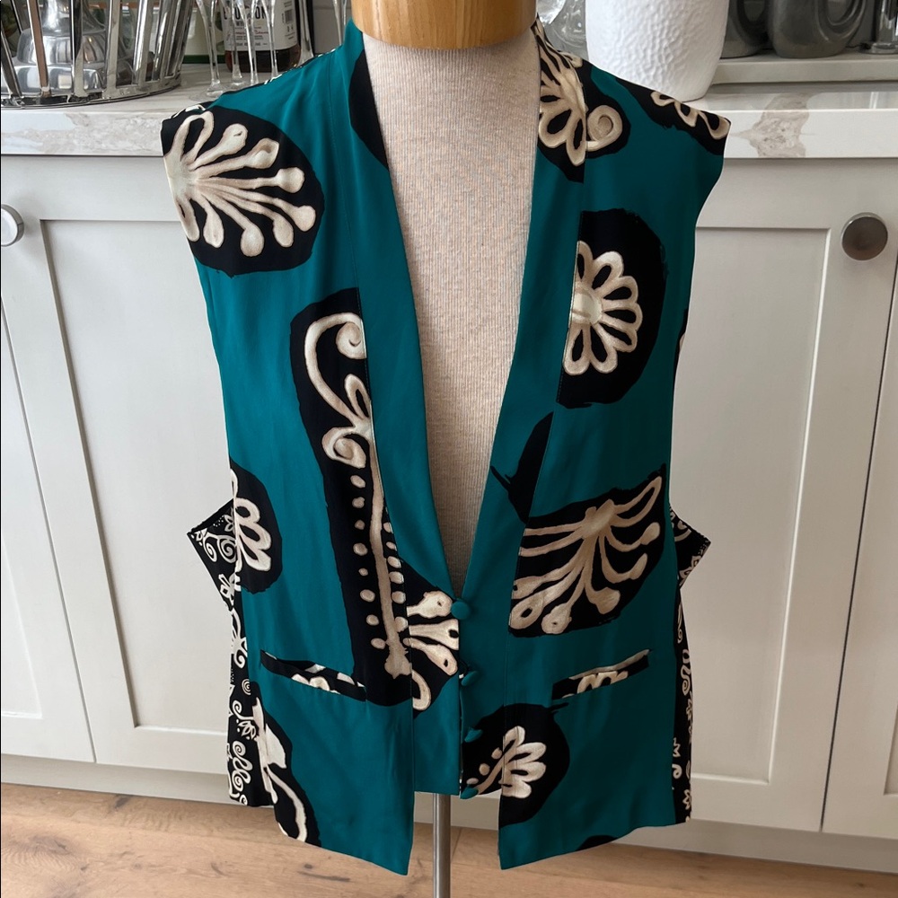 Diane Von Furstenberg vintage ‘90’s Teal Black Patterned 100% silk oversize vest